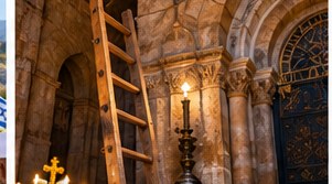 Die Grabeskirche in Jerusalem und ihre unbewegliche Leiter